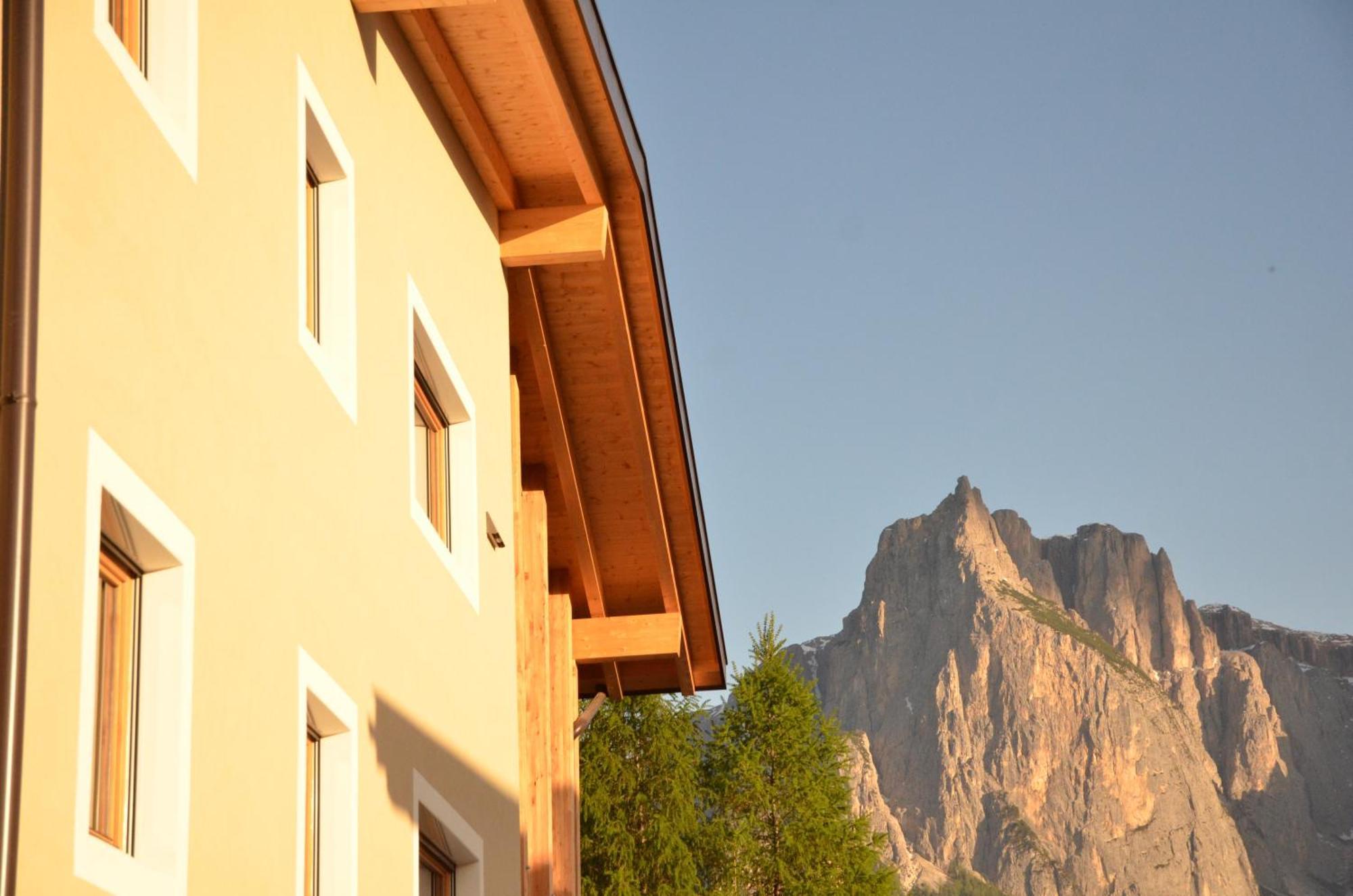 Aparthotel Kastelart - Karbon Castelrotto Exterior foto